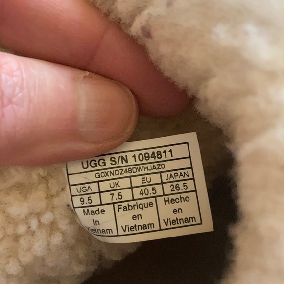 UGG Brown Ankle Boots with Cream Fur - Picture 6 of 9